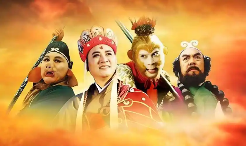 霓虹夜色中的电影之城